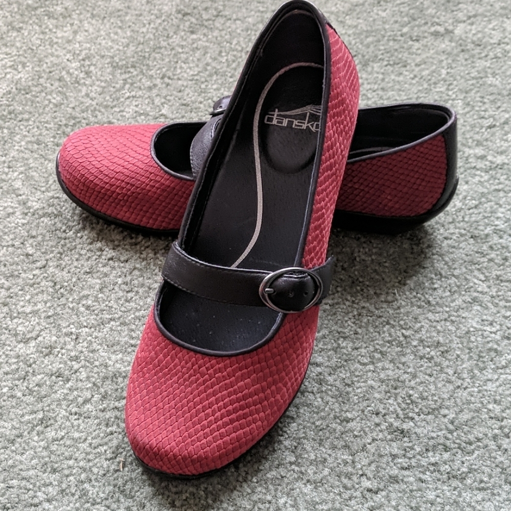 Dansko Flats